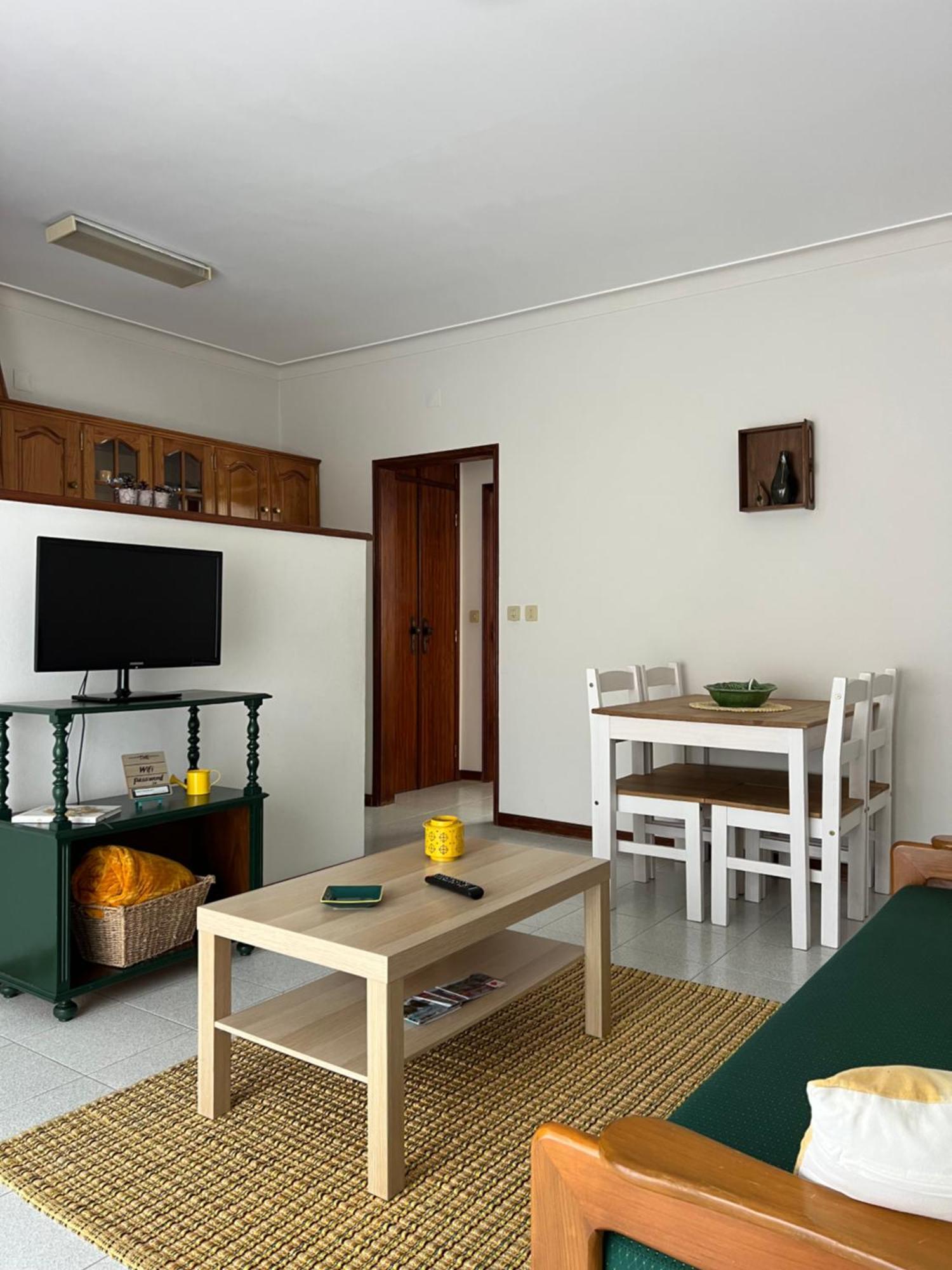 Encosta Do Sol Apartment Canas de Senhorim Luaran gambar